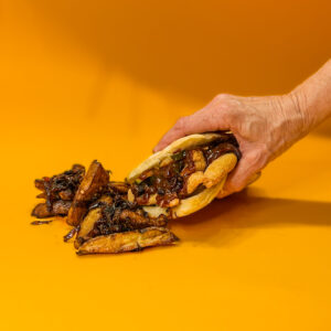 Combo 5: Brioche XL de pollo crispy con batatas